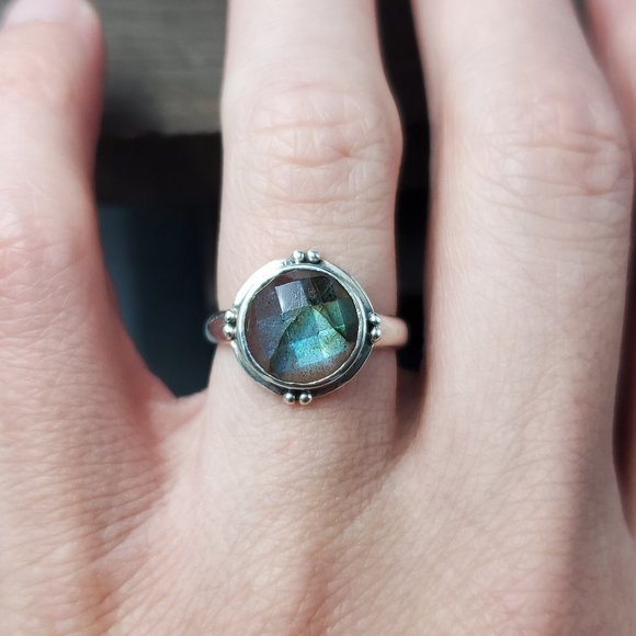 Jewelry - Size 6 Sterling Silver Labradorite Faceted Stone Ring